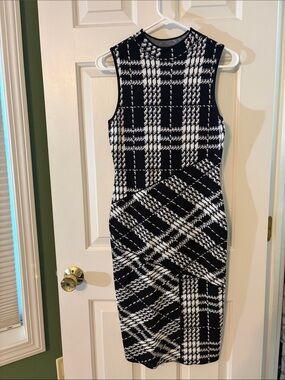 New York & Co Black & White Plaid Sleeveless Sheath Dress